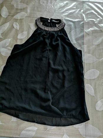 Haut noir sans manche