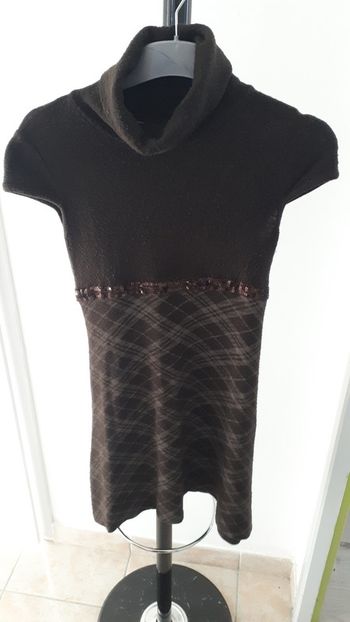 Robe pull manches courtes avec sequins marrons et imprimés taille M