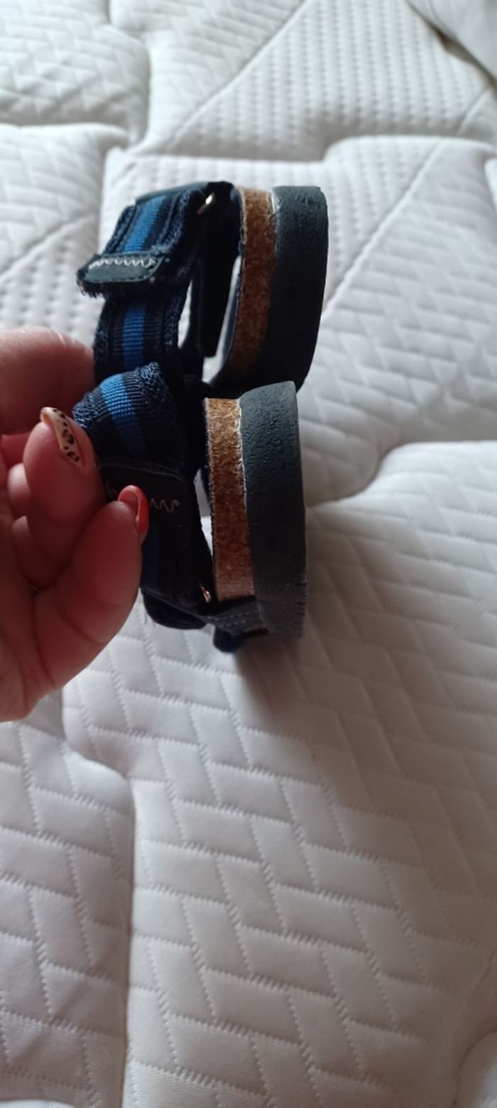 Très belles paires de sandales bébé garçon Pointure 23 - photo numéro 10