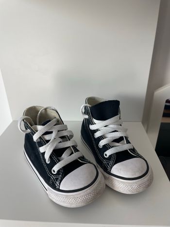 Converses noires pointure 23