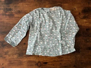 Blouse vert d’eau avec petites oies