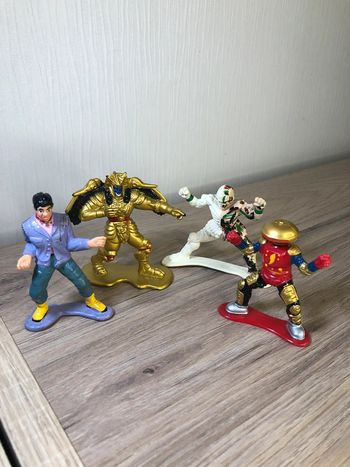 Lot de qu’âtres figurines vintages power rangers bandai mighty morphin