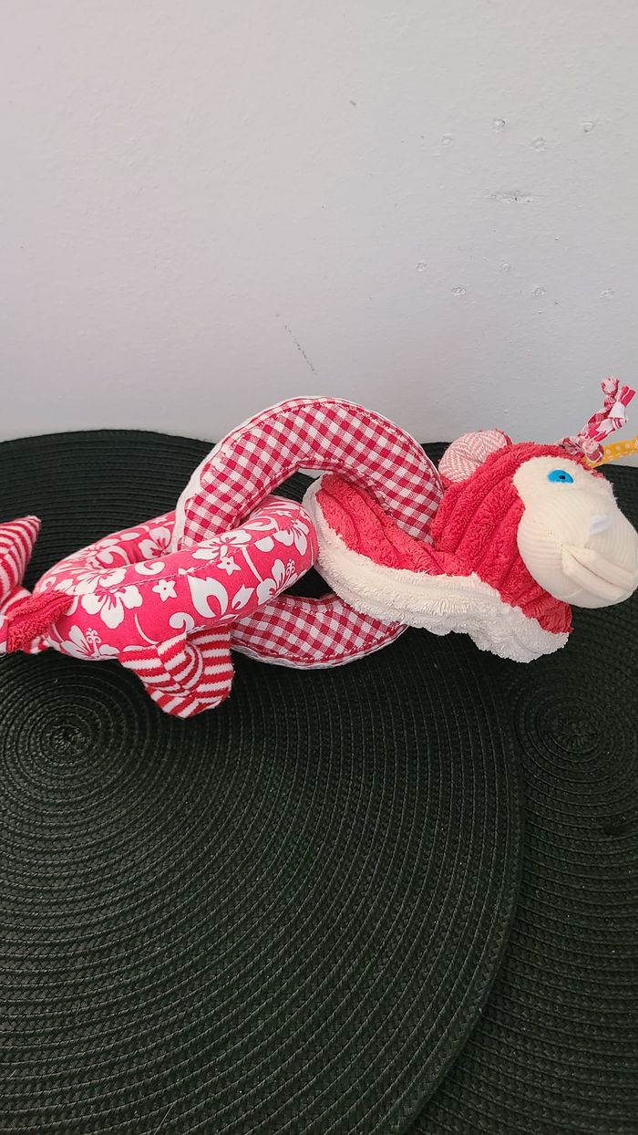 Doudou Peluche Anneaux Entrelacés Singe Rouge Déglingos - photo numéro 3
