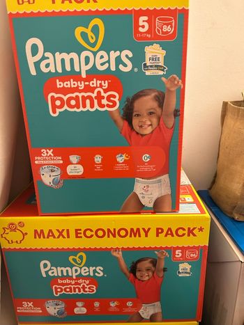 172 couches Pampers Neuves  
