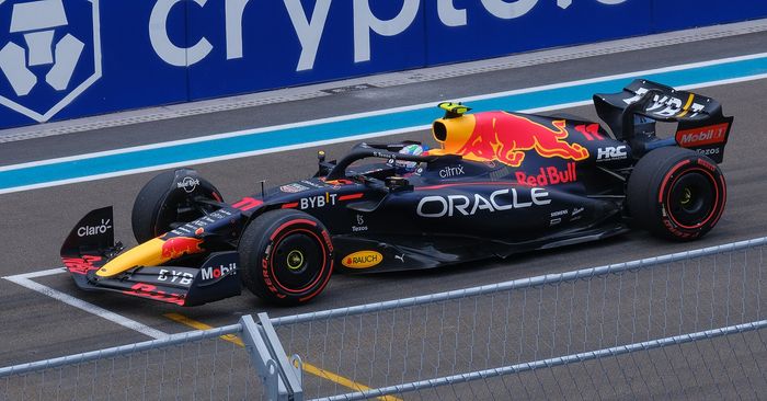 Voiture pour circuit Carrera GO Red Bull RB18 "Verstappen, No.1" - photo numéro 4