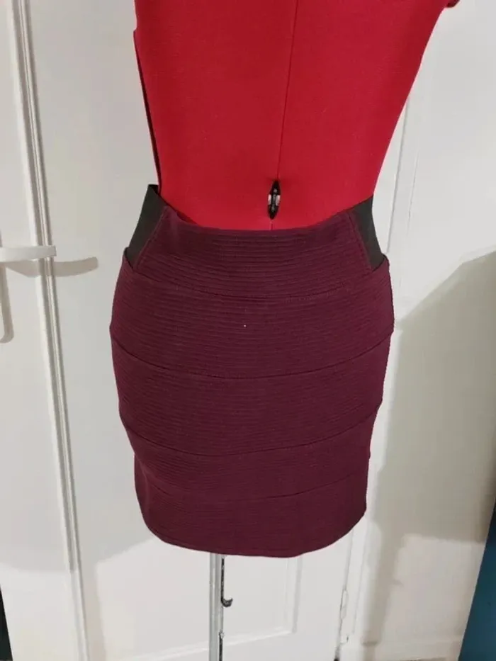 Jupe courte - photo numéro 3