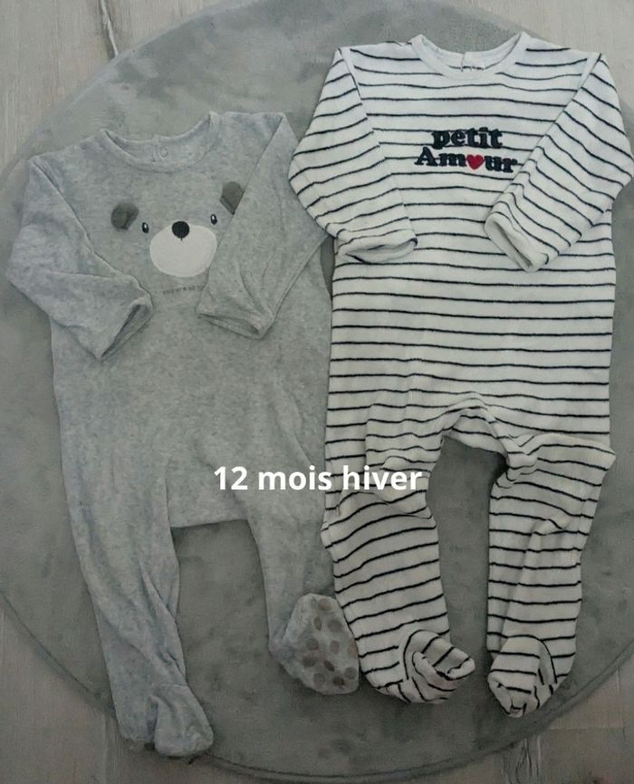 Deux pyjamas hiver 12 mois