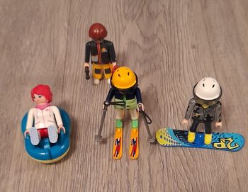 Playmobil 9286 Vacanciers aux sports d'hiver très bon état.