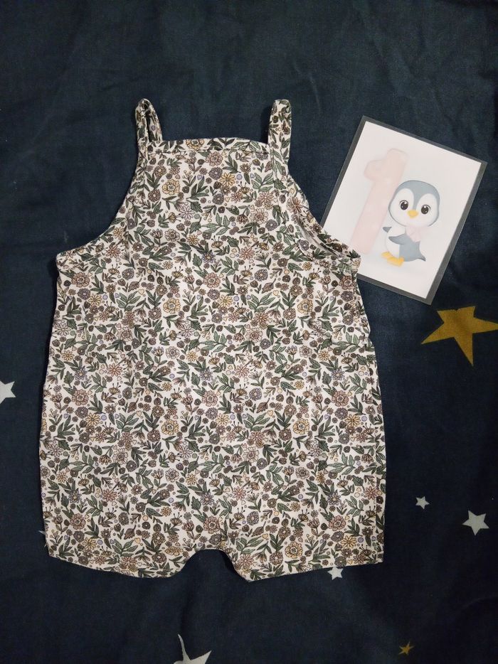 Barboteuse fleurie _ 1 mois - photo numéro 2