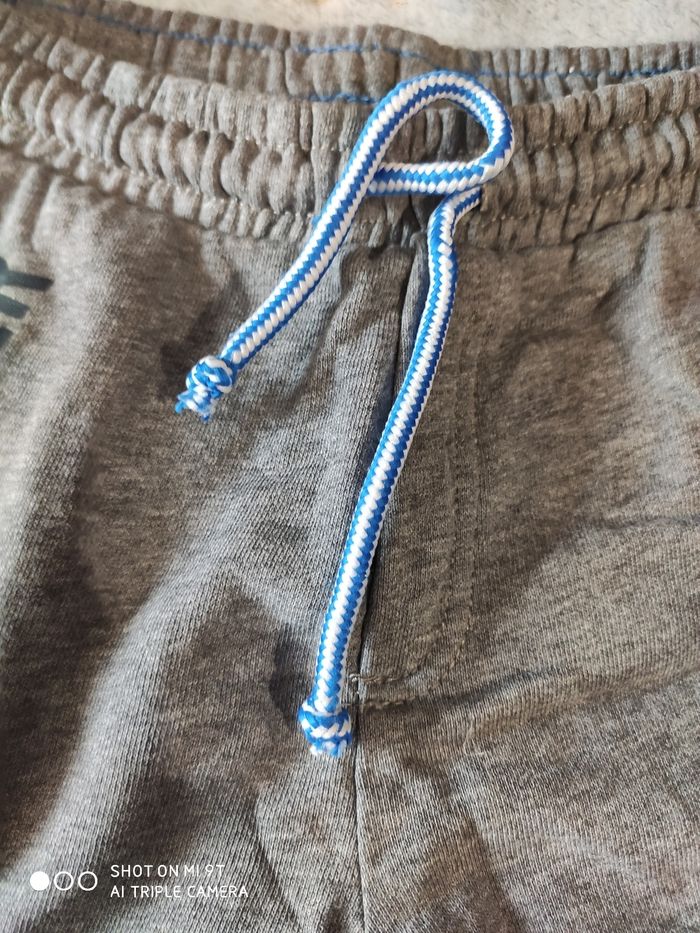 Short garçon taille 8 ans - photo numéro 4