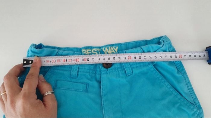 Short turquoise en 8 ans - photo numéro 3