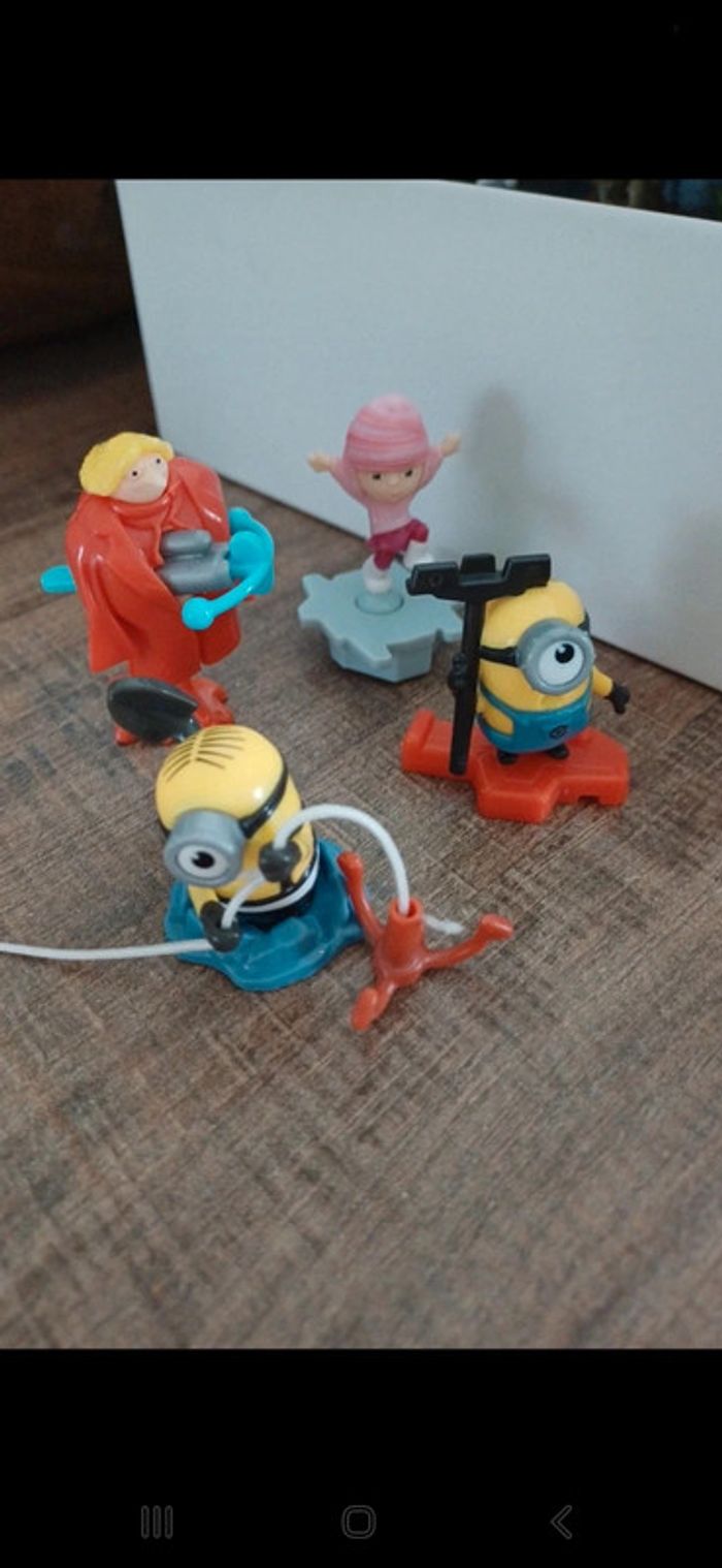 Figurines kinder moi moche et méchant