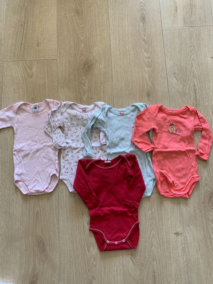 Lot 5 bodies ml bébé fille 12 mois
