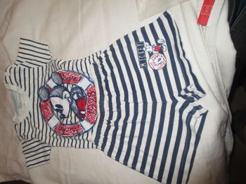 1 t shirt 1 short disney 6 12 mois