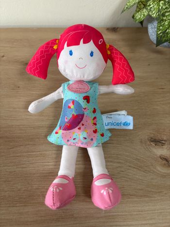 Doudou poupée jade robe bleu rose unicef doudou et compagnie