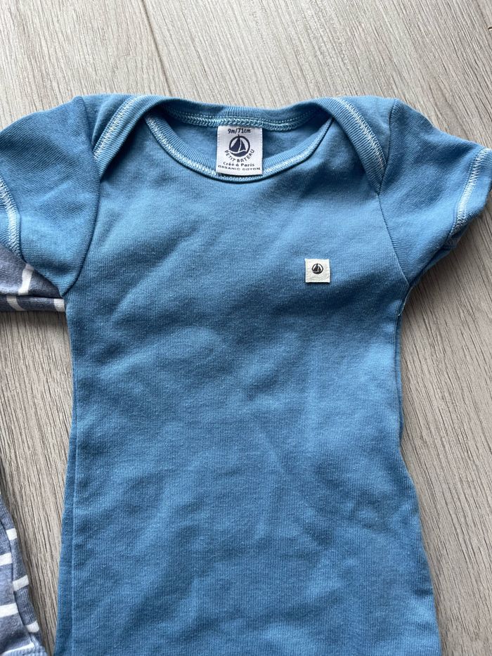 Lot de 2 bodies taille 9 mois - photo numéro 2