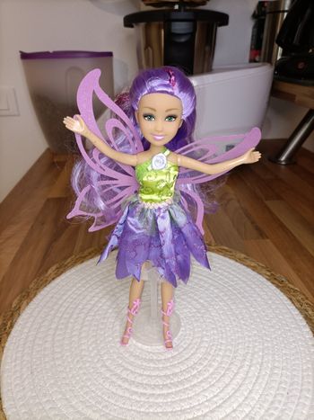 Poupée fée type barbie cheveux violets