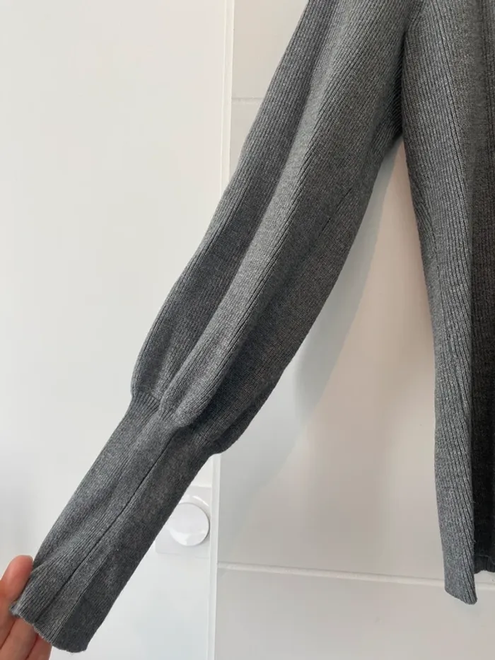 Pull gris - photo numéro 2
