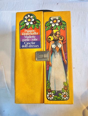 Barbie vintage poupée malette garde robe ancienne