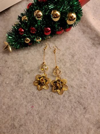 Boucles d'oreilles pendante avec strass vert kakie