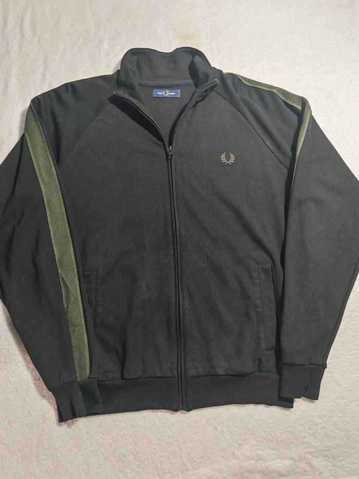 Superbe veste de survêtement Fred Perry, taille L, couleur noire.