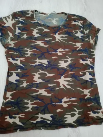 T shirt motif militaire