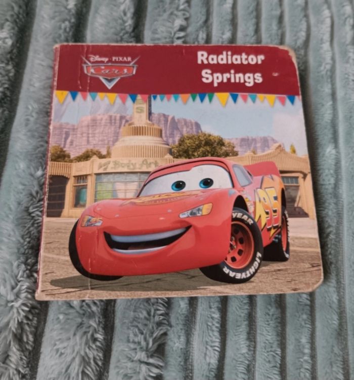 Livre cars radiator springs