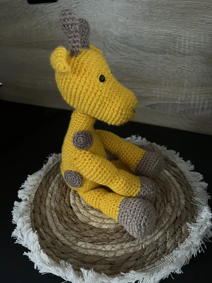 🦒 Adorable girafe au crochet – faite main, douce et sécurisée 💛 - photo numéro 2