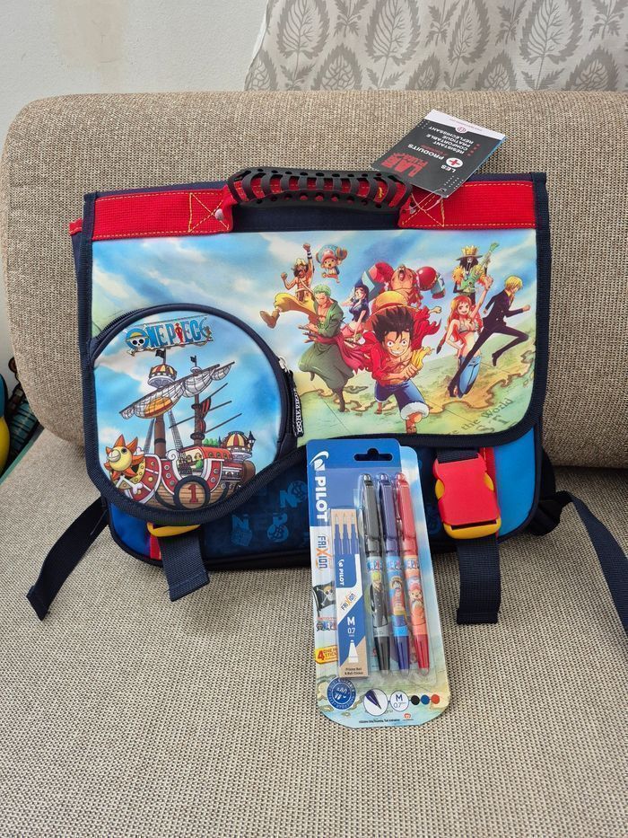 Cartable primaire 38 cm + stylo Pilot OnePiece neuf - photo numéro 2