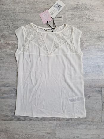 Top Naf Naf neuf avec étiquette XS écru décolleté dentelle