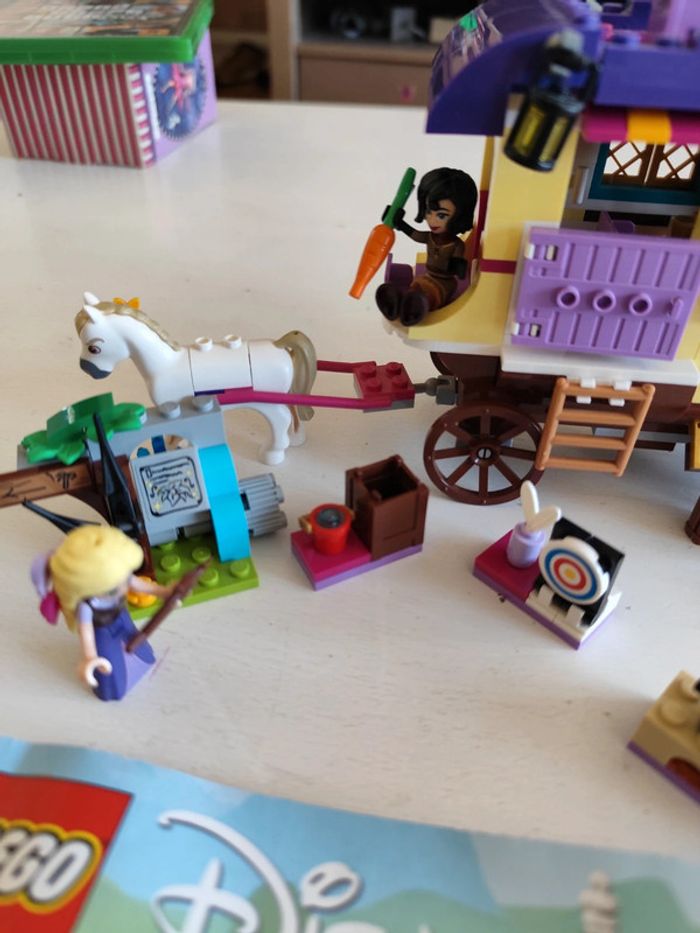 Lego Disney 41157 la caravane de Raiponce - photo numéro 2