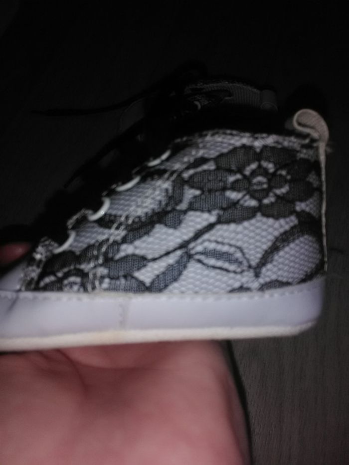 Petites chaussures - photo numéro 2