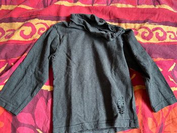 Tee shirt / sous pull rayé noir et gris col roulé 3 ans YCC