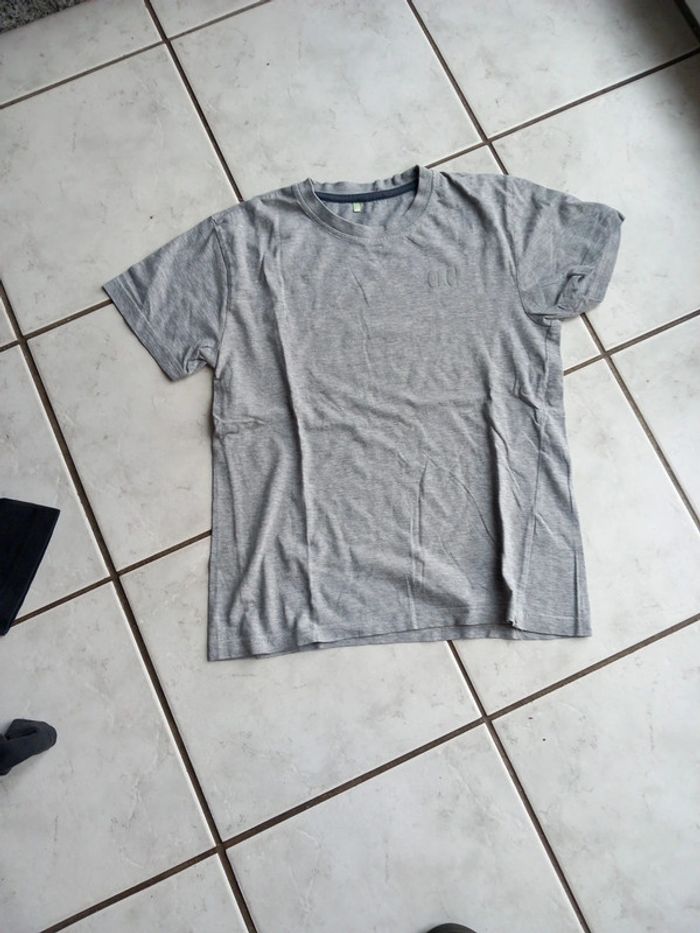 2 Tee-shirts - photo numéro 2