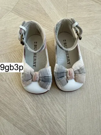 Chaussure burberry neuves