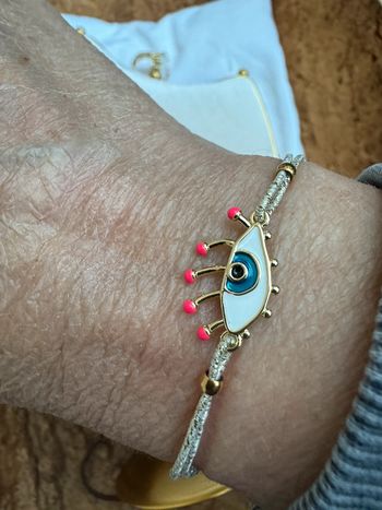 Bracelet cordon . Doré pailleté réglable œil acier inoxydable or et résine couleur habaha Paris