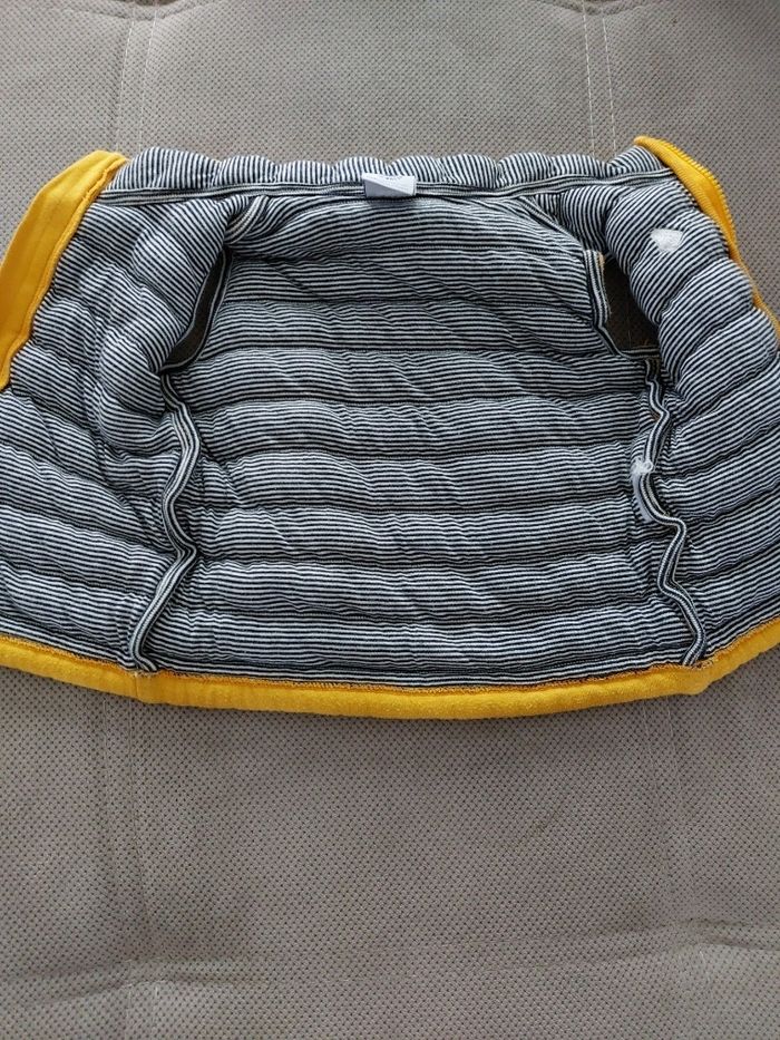 Doudoune sans manche taille 6 mois - photo numéro 2