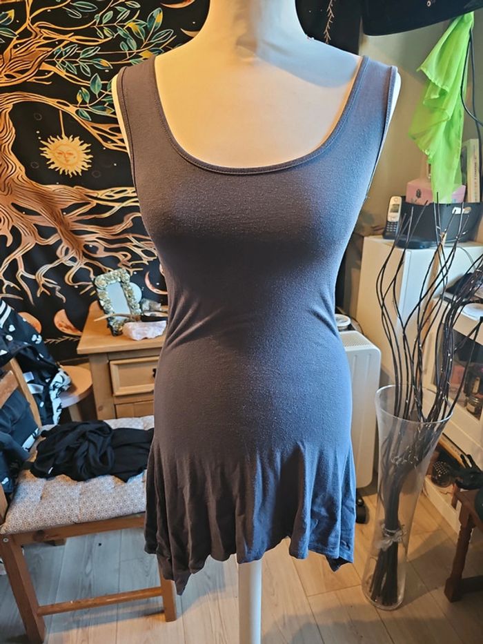 Robe asymétrique grise