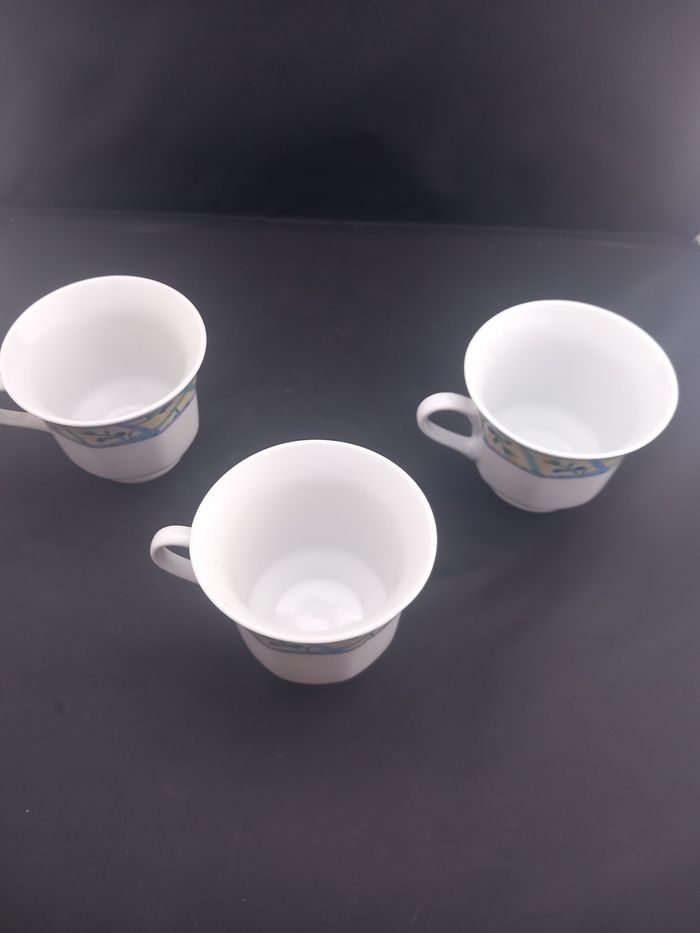 3 Tasses à café avec fleurs - photo numéro 2