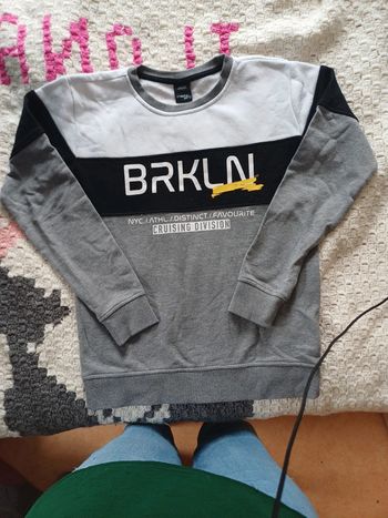 Pull blanc et gris 158/164