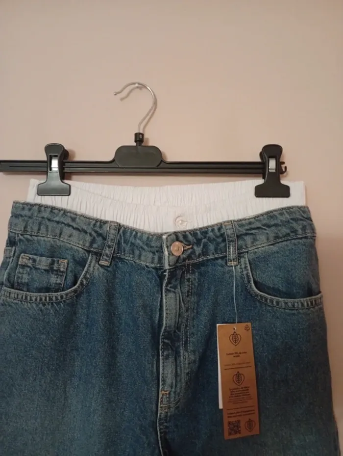 Jeans Neuf taille 34 - photo numéro 2