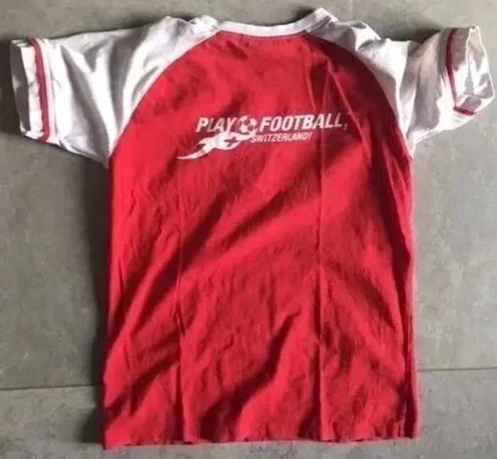 👕 t shirt équipe suisse de football 8 / 10 ans parfait état - photo numéro 2