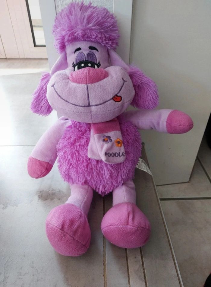 Peluche caniche rose