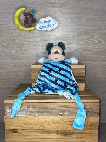 DY453 doudou Mickey disney