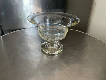 Vase sur pied en verre