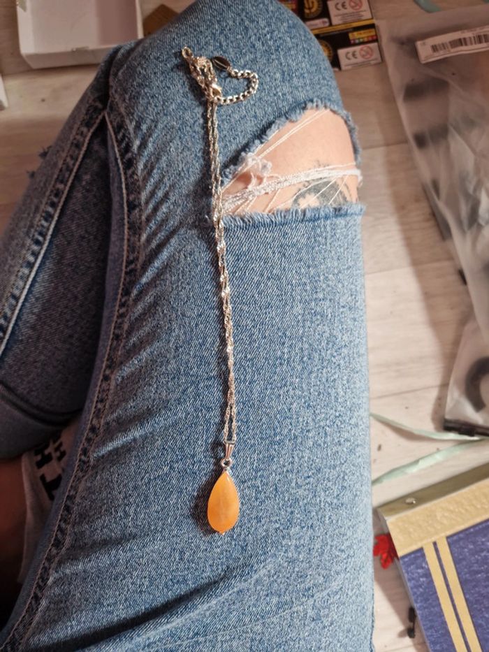 Collier avec pierre