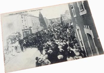 Carte postale ancienne Candé (Maine-et-Loire) Cavalcade de 1906 Musique de Segré