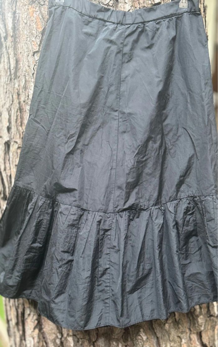 Jupe longue Zara matière tendance noire taille L tbe - photo numéro 2