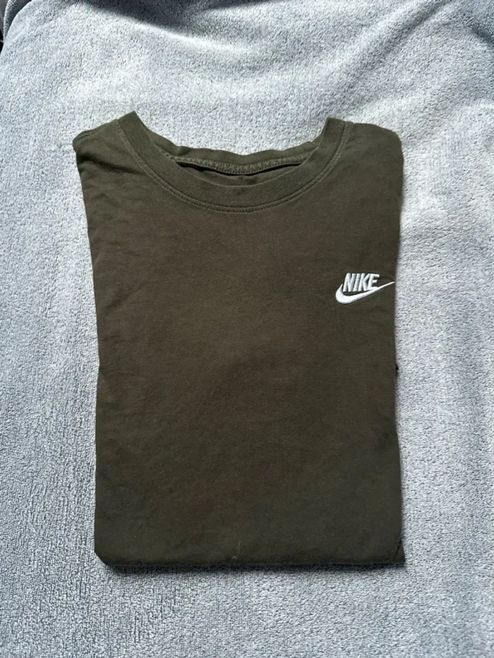 T-shirt Nike kaki