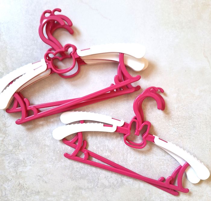 LOT DE 5 CINTRES ENFANTS - FILLE - photo numéro 2